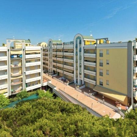 Residence Cristoforo Colombo - Carraro Immobiliare - Family Apartments Каорле Экстерьер фото