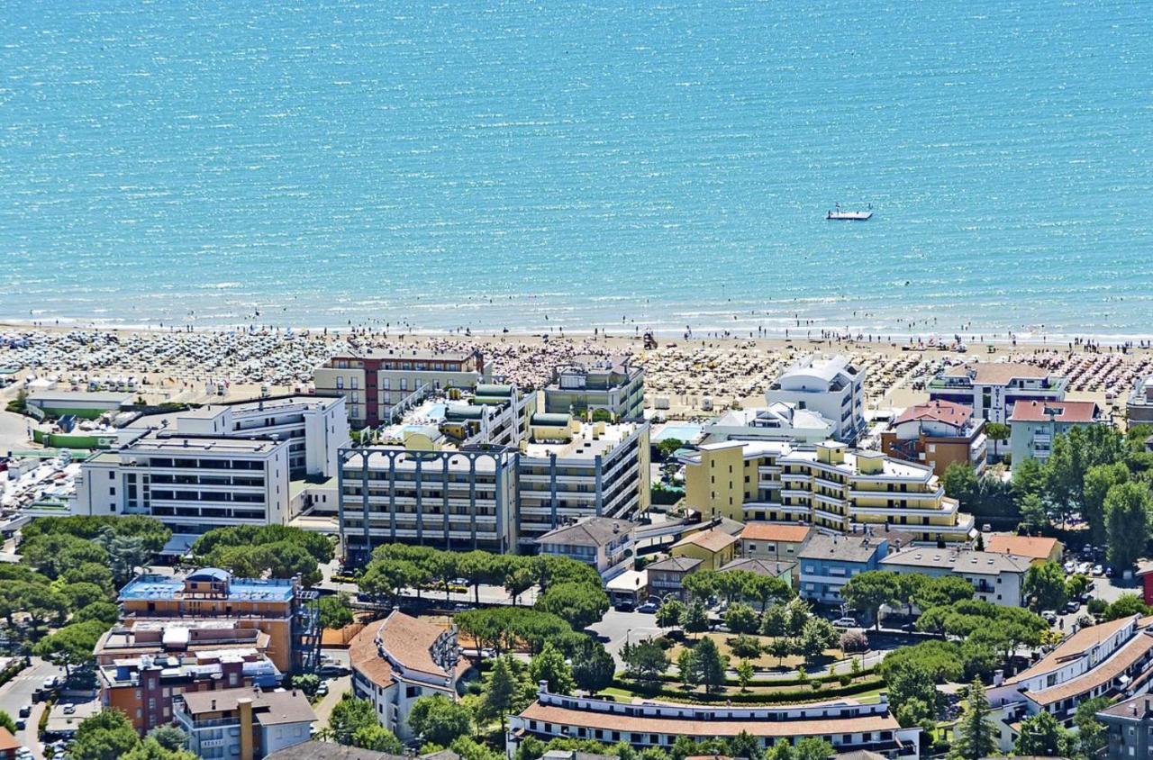 Residence Cristoforo Colombo - Carraro Immobiliare - Family Apartments Каорле Экстерьер фото