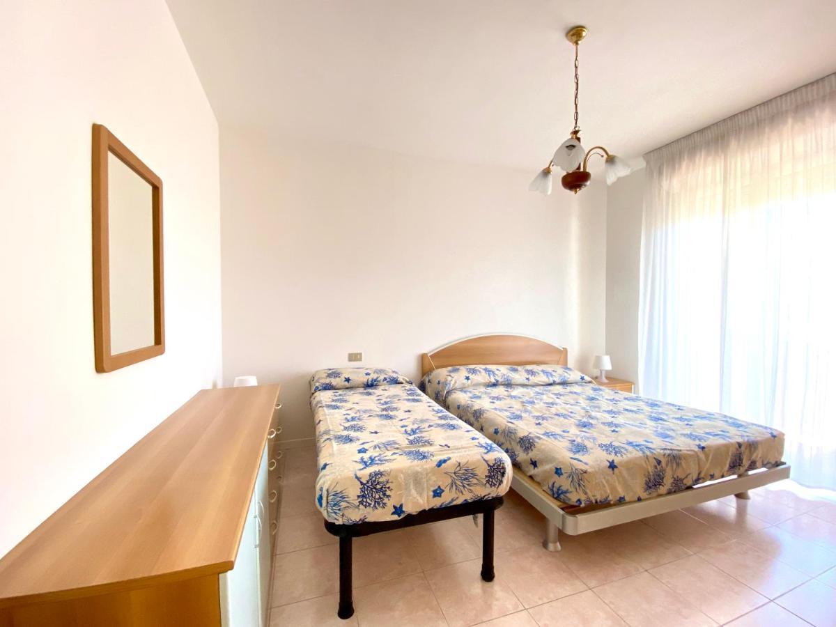 Residence Cristoforo Colombo - Carraro Immobiliare - Family Apartments Каорле Экстерьер фото