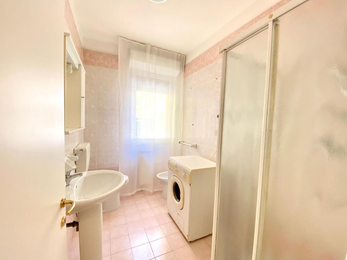 Residence Cristoforo Colombo - Carraro Immobiliare - Family Apartments Каорле Экстерьер фото